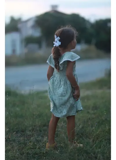 Kız Çocuk Yeşil Pötikareli Çiçek Baskılı Yaka Detaylı Pamuklu Fit Elbise